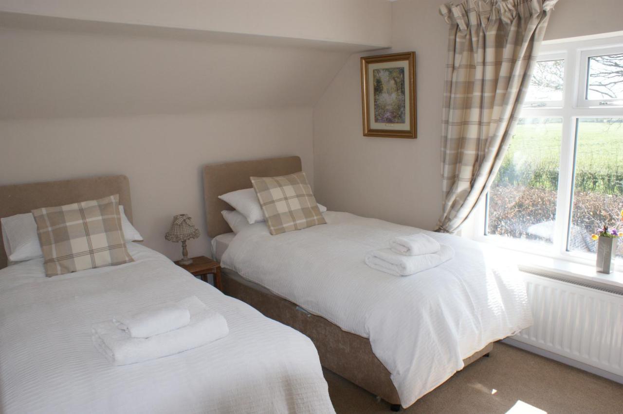 Spacious 4 Bed Family In Parkland Setting York